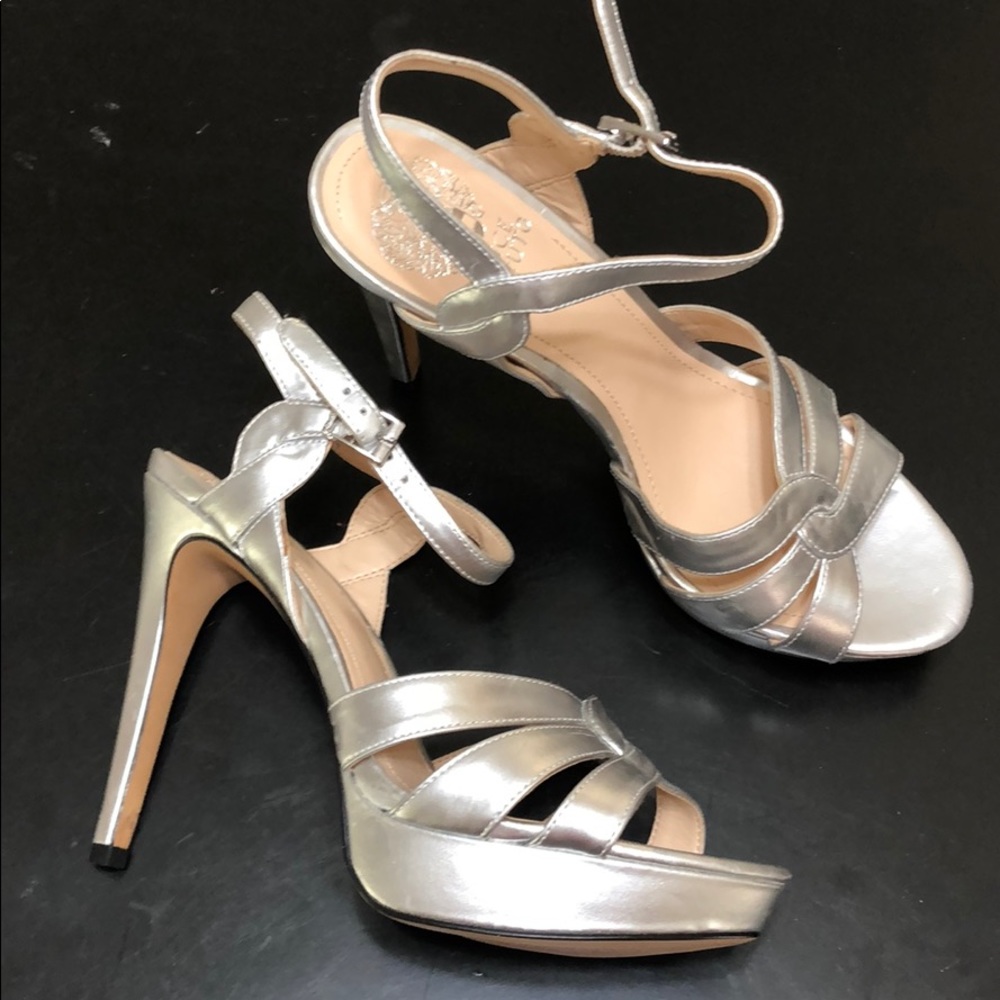 NWOT Vince Camuto 7.5 silver platform high heels